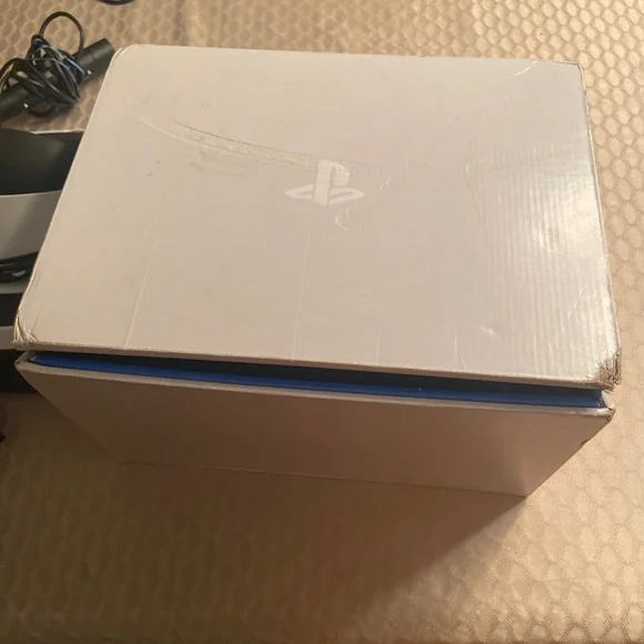 Used vr headset for PlayStation 4.